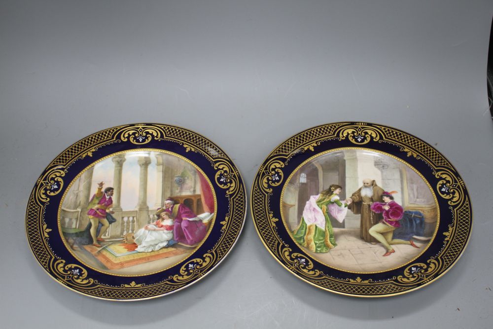 A pair of Vienna style porcelain cabinet plates, decorated with Romeo und Julie, and Othello Seine Abenteuer Erzahlend, 25.5cm